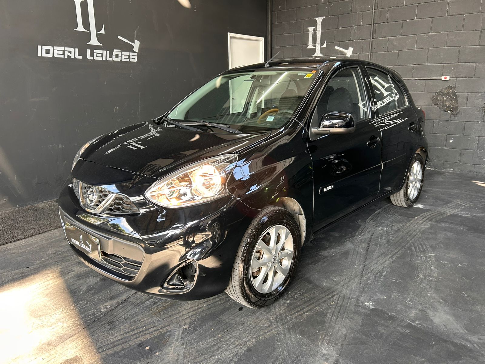 Nissan MARCH SV 1.6 16V FlexStart 